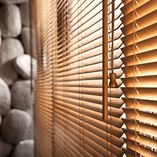 Деревянные жалюзи для школы